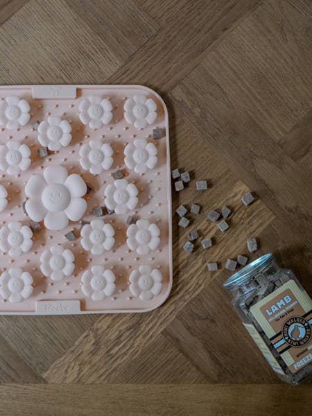 Daisy Lick Mat - podloga za lizanje